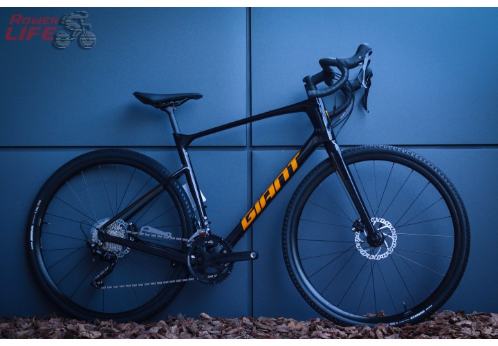 Giant REVOLT ADVANCED 3