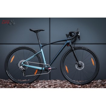 GIANT REVOLT X 1