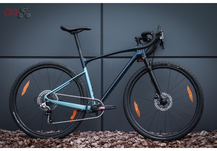 GIANT REVOLT X 1