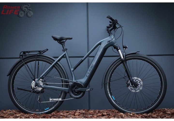 Cube Touring Hybrid One
